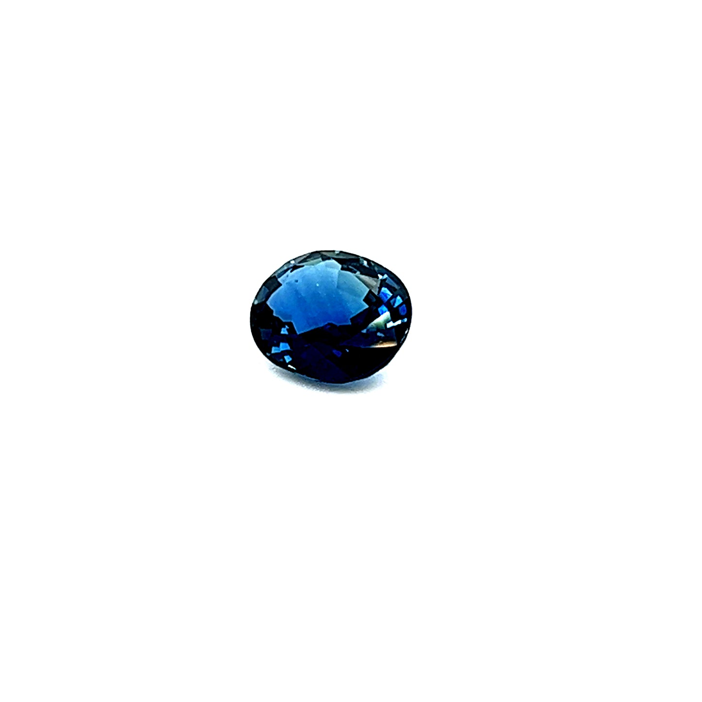 Saphir - oval facettierter blauer Edelstein